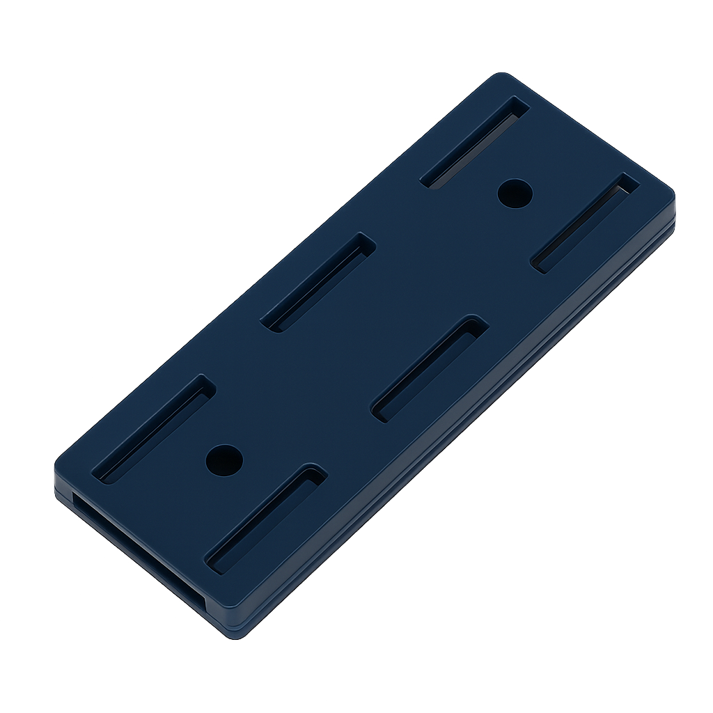 Donkerblauwe Velini houder voor stekkerdozen, strak design en herbruikbare montageplaat.