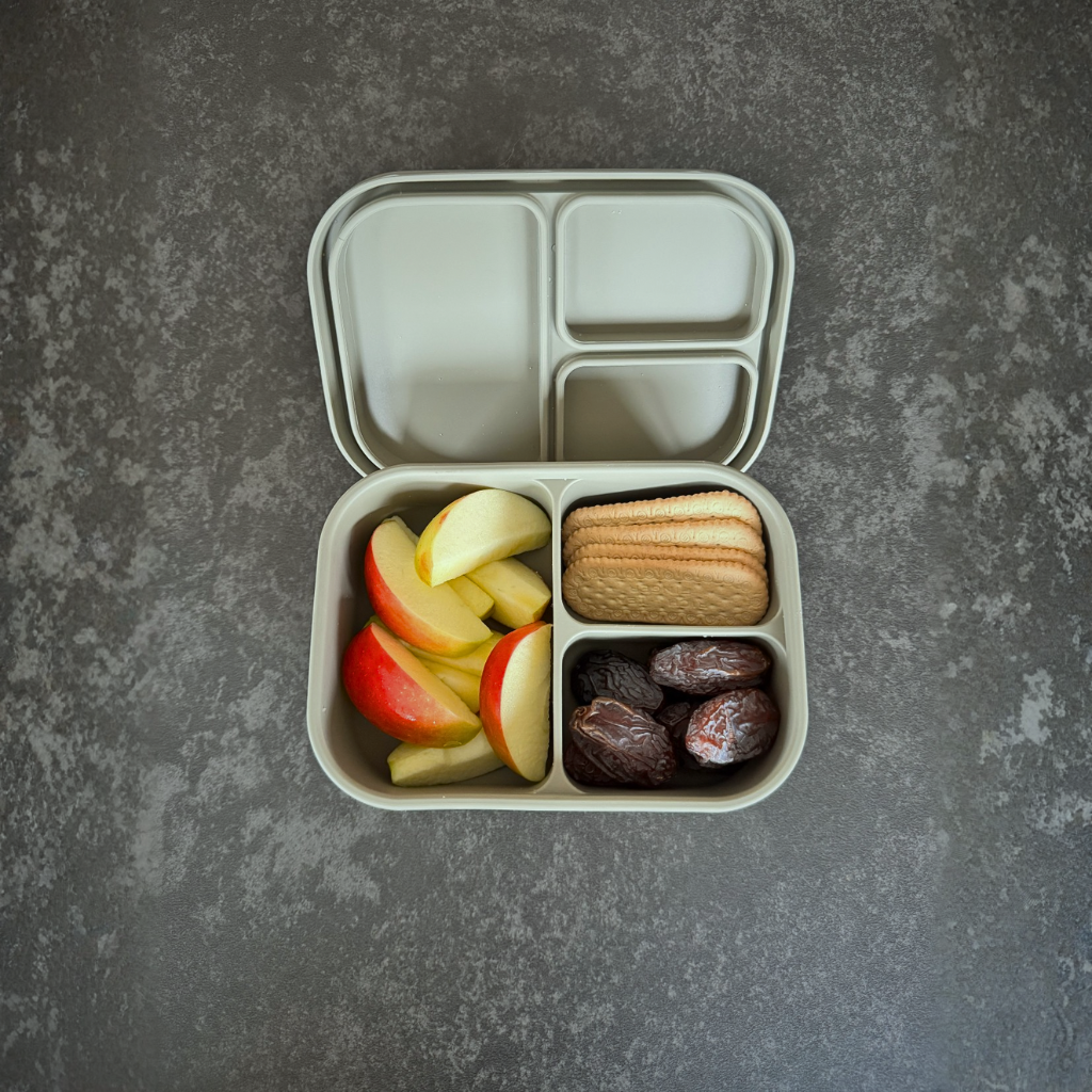 Velini SiliconenLunch-en Drinkbeker  groen gevuld